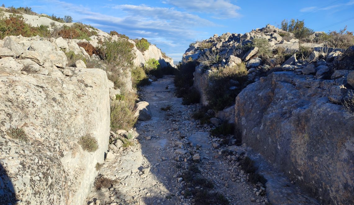 bocairent ontinyent vallada gr7 e7 e4 hiken hikinh soloreis vrouw alleen op reis op pad wandelen lopen avontuur backpacken trektocht loslaten controle intuitie verwerken huilen tegenvallers
