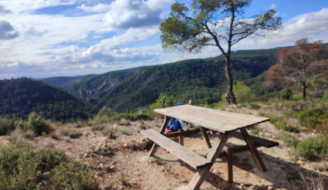 trektocht e4 gr7 spanje valencia vrouw alleen op reis wandelen backpacken wildkamperen weeralarm avontuur solotocht trektocht rebollar siete aguas area recreativa